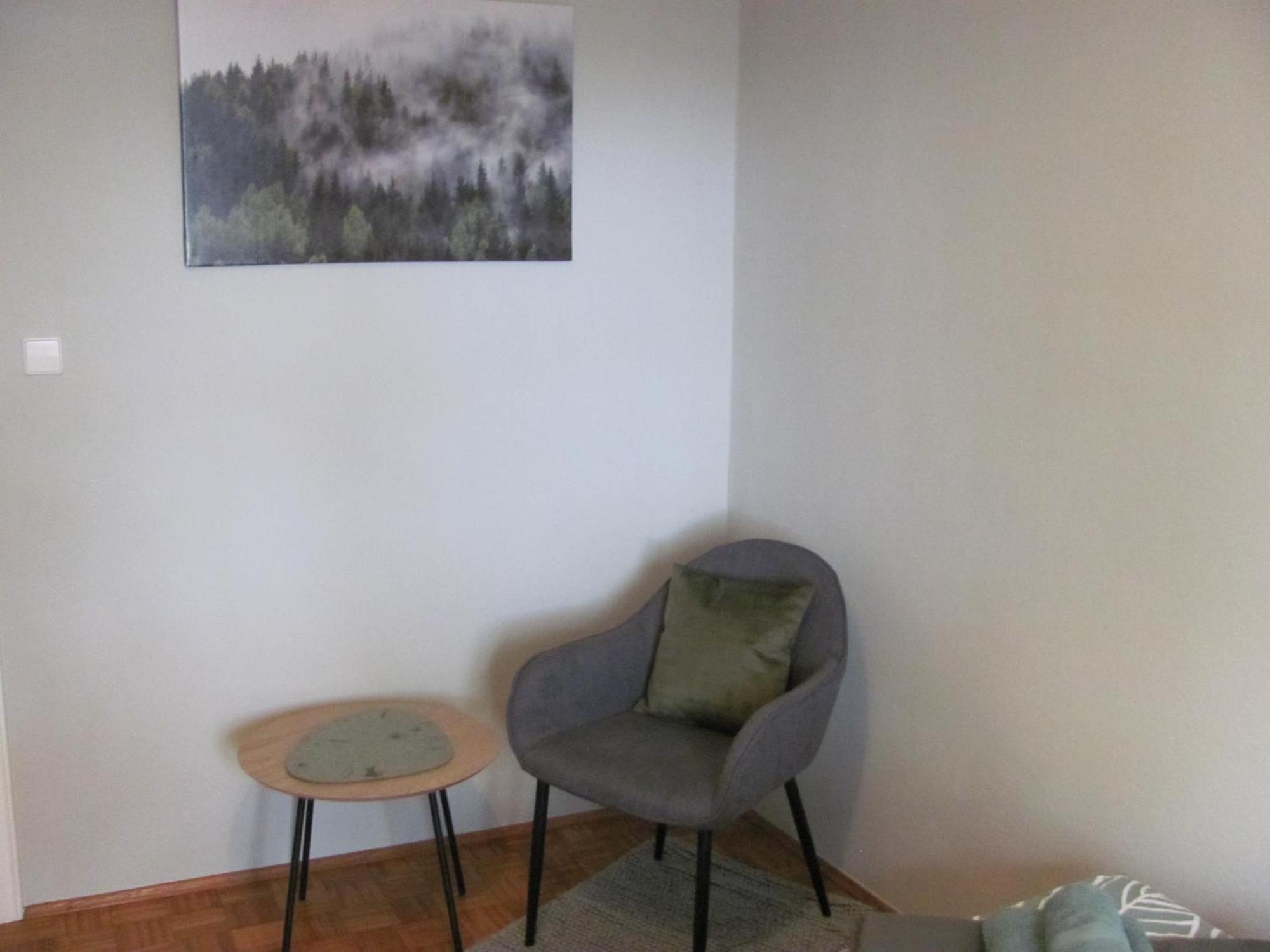#3 Gemuetliches Ruhiges Gartenblick, Gemeinschaftsbad W-lan Airport Nah Gelegen Mit Late Night Check In Haus Nr 9,5 * Trunkelsberg